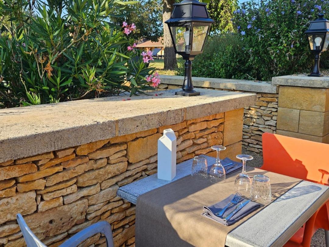 Domaine De La Rhonie Hotel Meyrals ภายนอก รูปภาพ